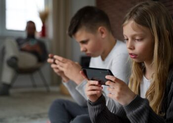 4 Signs of Video Game Addiction in Teenagers