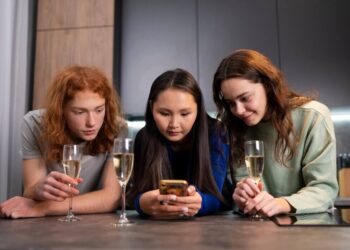 How Social Media Addiction Affects Teenagers?